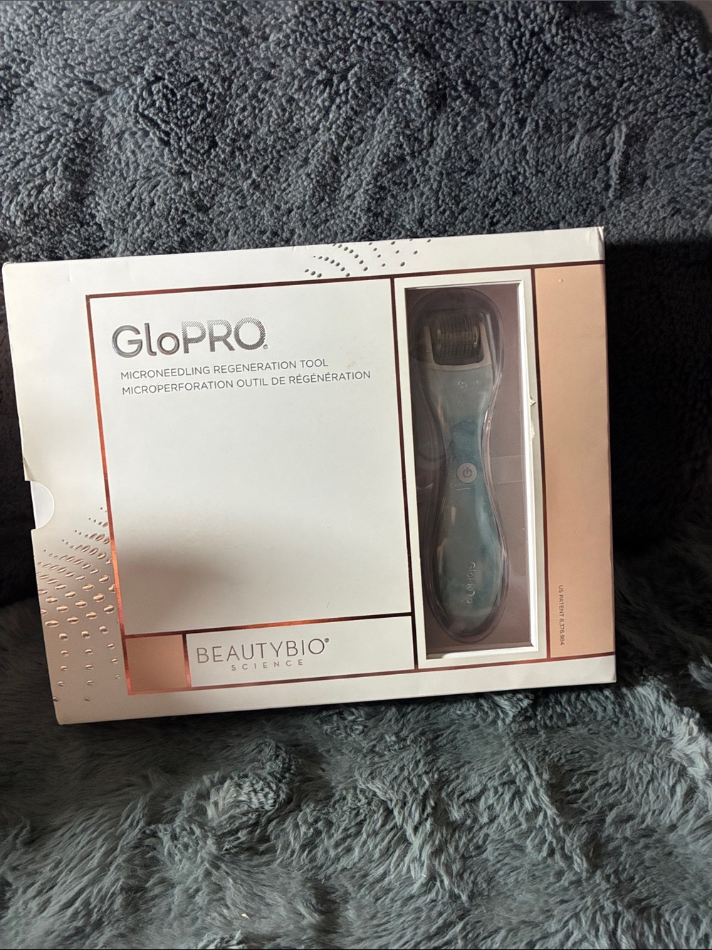 GloPRO Microneedling Regeneration Tool by - Blue